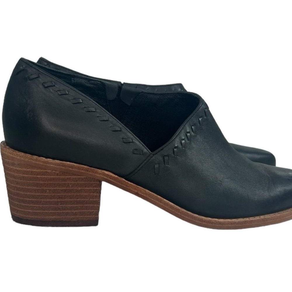 Women's Black Leather Heeled Shoes
